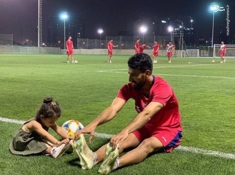 تمرین دو نفره حسین ماهینی و دخترش در امارات +عکس