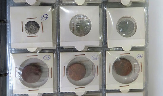 محموله سکه‌های قدیمی در فرودگاه کیش کشف شد +عکس