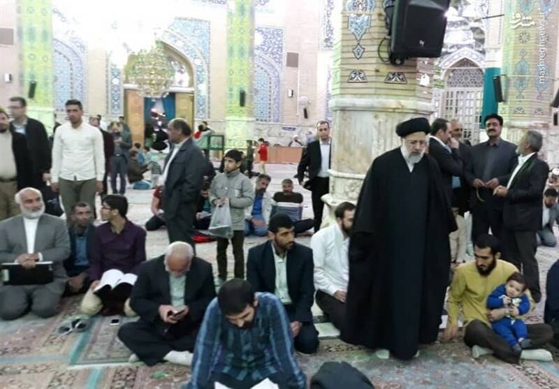نماز خواندن حجت‌الاسلام رئیسی در مسجد جمکران +عکس