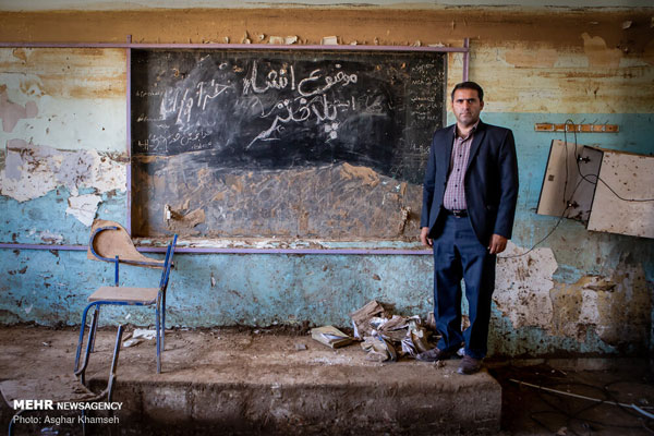 روز معلم در کلاس‌های تخریب شده از سیل +عکس