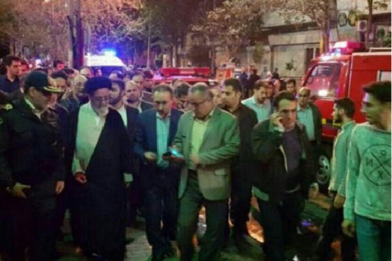 حضور امام‌جمعه تبریز در محل آتش‌سوزی بازار +عکس