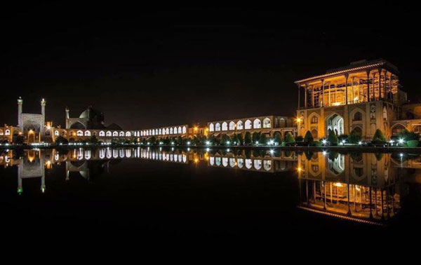نمای زیبایی از شب‌های میدان امام اصفهان +عکس