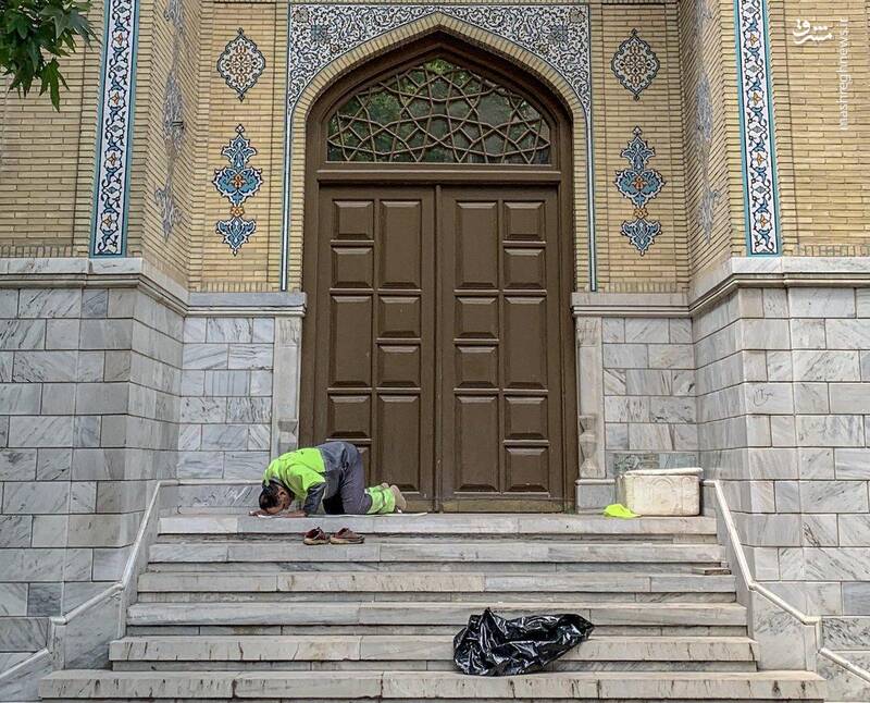  نماز اول وقت یک پاکبان + عکس