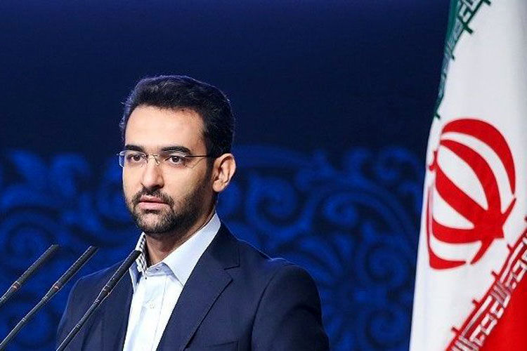 خاطره وزیر ارتباطات از کلاه قرمزی +عکس