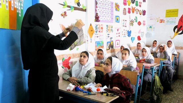 مدارس به شادی‌های کودکانه جهت دهند