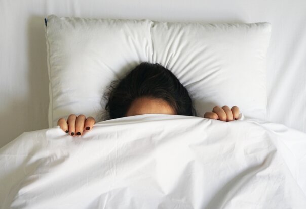خواب در زیر نور مصنوعی احتمال اضافه وزن زنان را افزایش می‌دهد