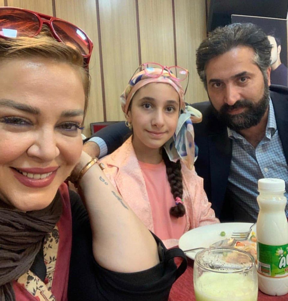  سلفی بهاره رهنما به همراه همسردومش  و دختر کوچکش  + عکس
