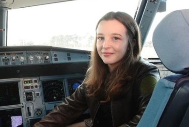 جوان‌ترین خلبان زن جهان را بشناسید +عکس