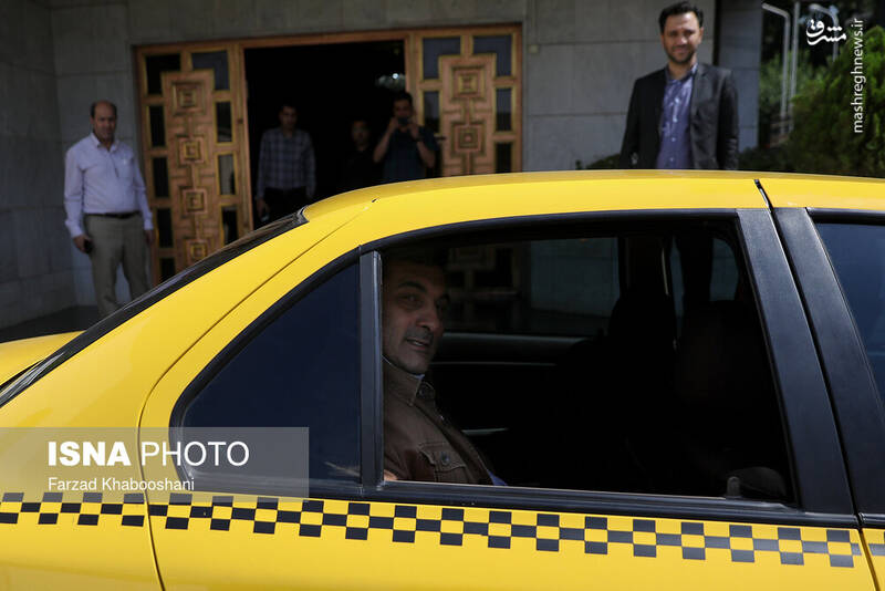 شهردار تهران  با تاکسی به جلسه رفت + عکس