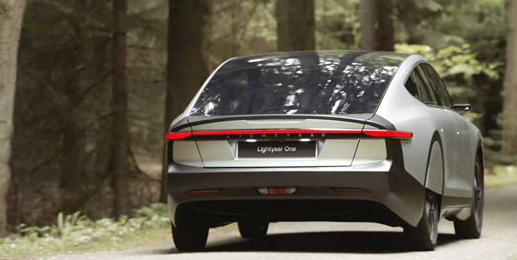  خودروی برقی خورشیدی با برد ۷۲۵ کیلومتر تولید شد