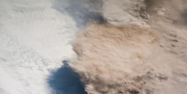 ناسا فوران یک آتش‌فشان را به تصویر کشید