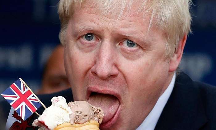 بستنی خوردن نخست وزیر انگلیس سوژه شد +عکس
