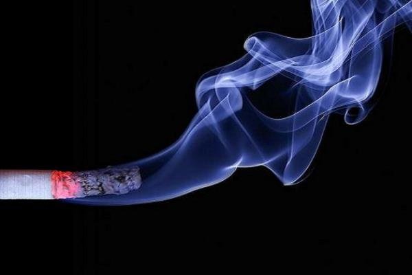 سیگار کشیدن می‌تواند موجب بروز درد شدید پا شود
