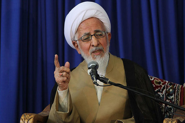 اساس زندگی مشترک را دوستی عاقلانه و گذشت عطوفانه حفظ می‌کند