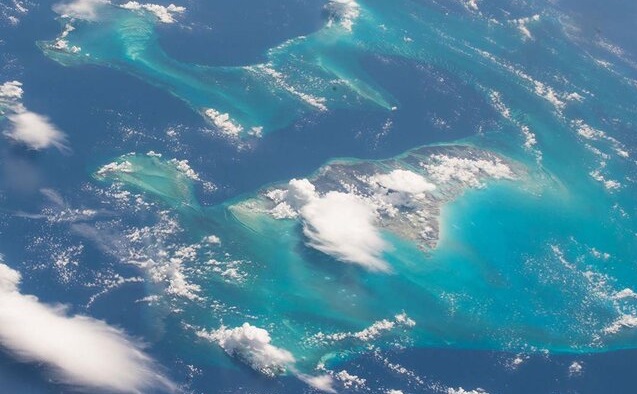تصاویری حیرت انگیز از جزایر باهاما از منظر فضا
