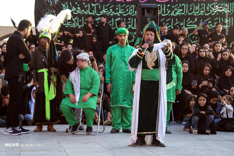  تعزیه خوانی گروهی از معلولین در یزد +عکس