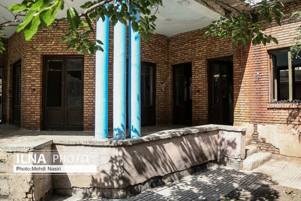 وضعیت وخیم خانه‌ متروکه‌ نیما یوشیج +عکس