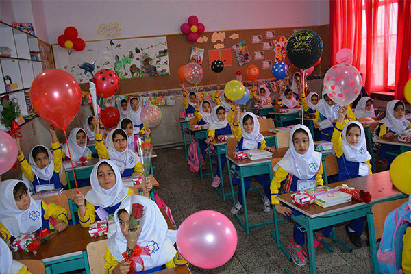 سلام به اول مهری دیگر/۱۴ میلیون و۷۰۰دانش آموز پشت نیمکت‌ها برگشتند