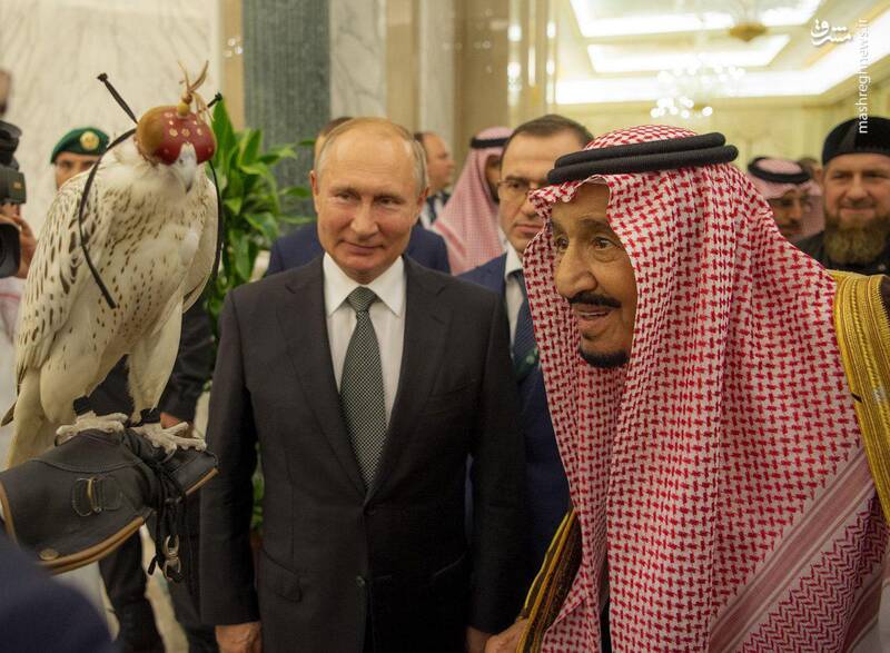 خوشحالی شاه سعودی از هدیه پوتین +عکس