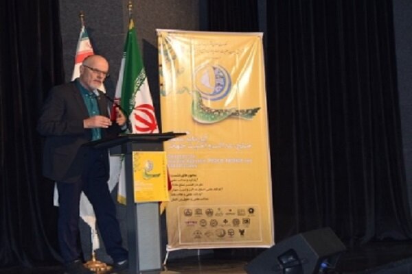 ایستادگی و مقاومت در برابر روحیه یکجانبه گرایانه غرب ضروری است
