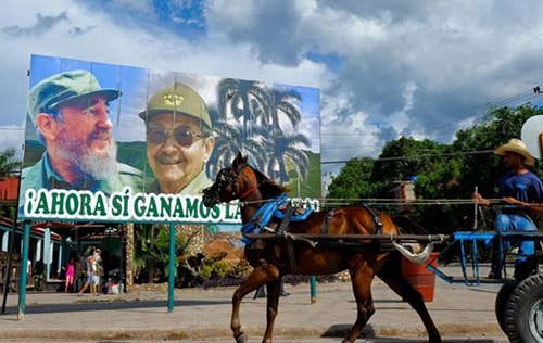 کمبود سوخت در کوبا مردم را اسب سوار کرد +عکس