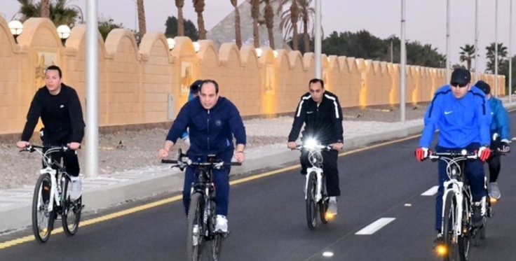 بستن خیابان برای دوچرخه سواری آقای رئیس جمهور +عکس