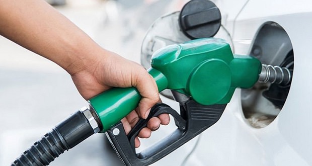 اصرار نمایندگان بر تک‌نرخی شدن قیمت بنزین