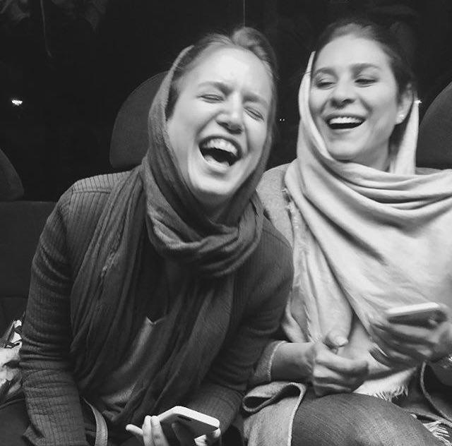 خنده های از ته دل سحر دولتشاهی و ستاره پسیانی +عکس