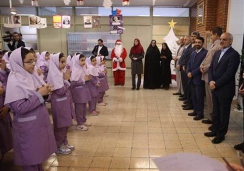 آقای وزیر در جشن سال نو دانش‌آموزان مسیحی +تصاویر