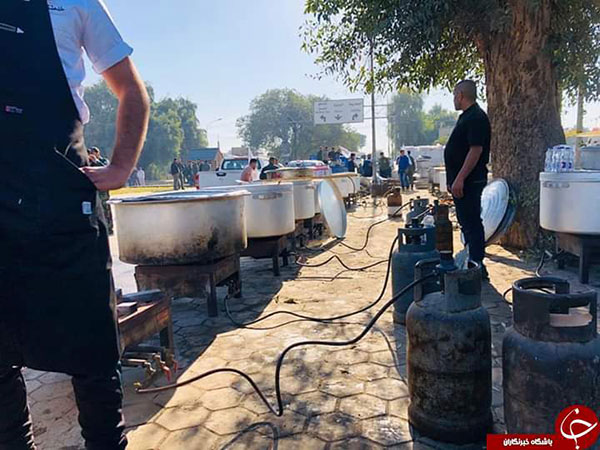 پخت نذری مقابل سفارت آمریکا در بغداد +عکس