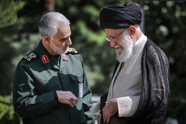 جملات «خاص» رهبرانقلاب در نماز بر پیکر «سلیمانی»/ «غوطه‌ور در خون»