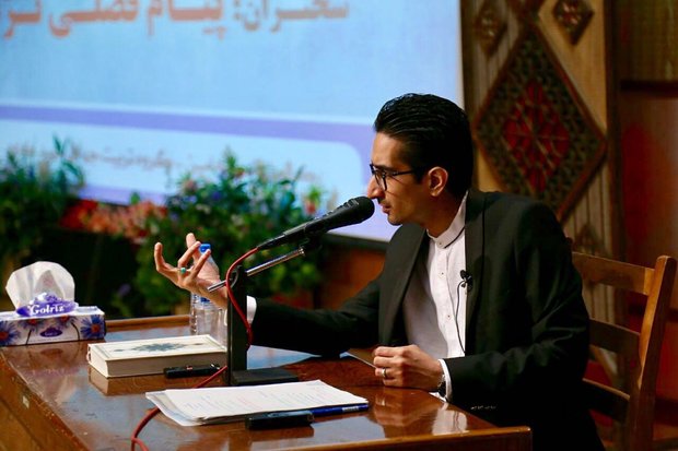 اگر هنر نباشد، تمدن می میرد/ انقلاب نیازمند نقد درون گفتمانی است