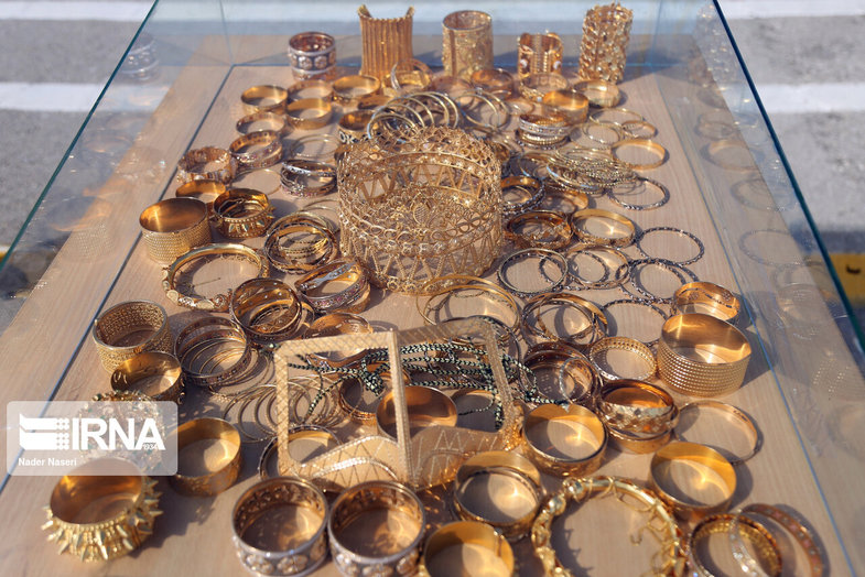تاج طلا در میان طلا‌های سرقتی قاچاقچیان کشور +عکس