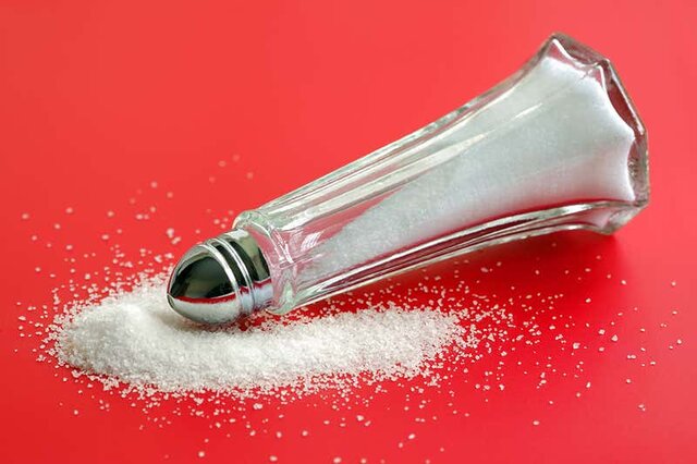 مصرف بیش از اندازه نمک، سیستم ایمنی بدن را ضعیف می‌کند