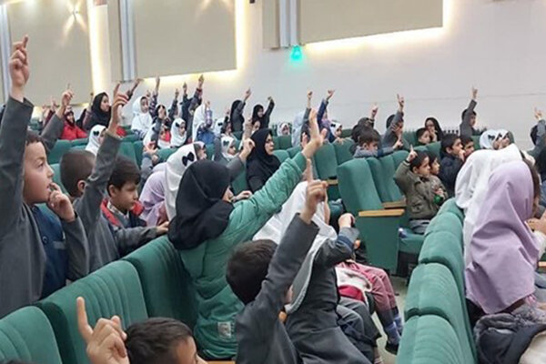 استفاده از فضای مجازی برای پیگیری فعالیت‌های پرورشی و فرهنگی