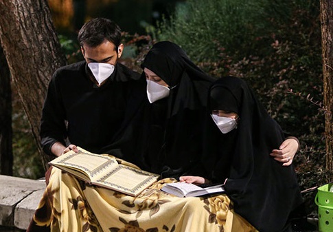 متفاوت‌ترین شب قدر با ماسک و دستکش+عکس