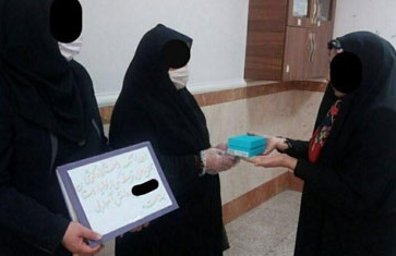اهدای گوشی به دانشآموز بیبضاعت سوژه شد+عکس اهدای گوشی به دانشآموز بیبضاعت سوژه شد+عکس