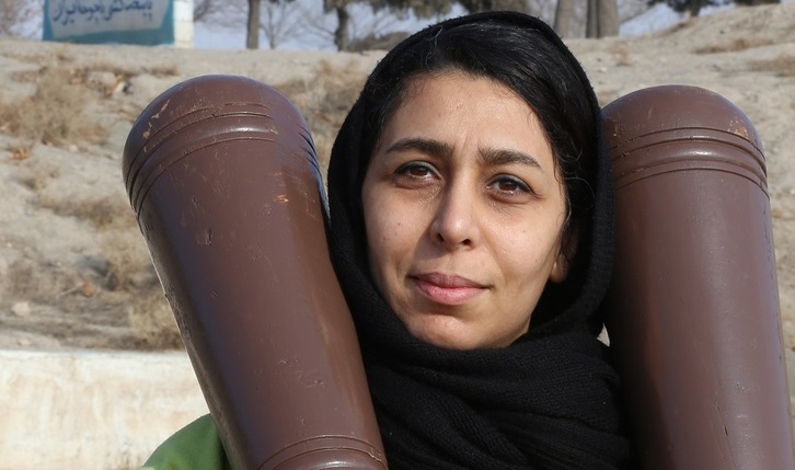 این دختر ایرانی میل و کباده می‌زند+عکس