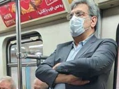 استفاده شهردار تهران از مترو در روز‌های کرونایی+عکس