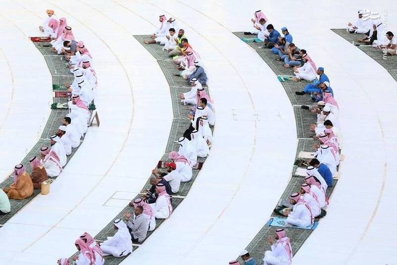 نماز متفاوت عید فطر در مکه +عکس