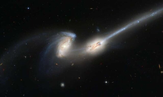  تاثیر ادغام کهکشان‌ها بر فعالیت هسته آن‌ها