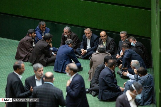 نمایندگان مجلس با کرونا دست دادند+عکس