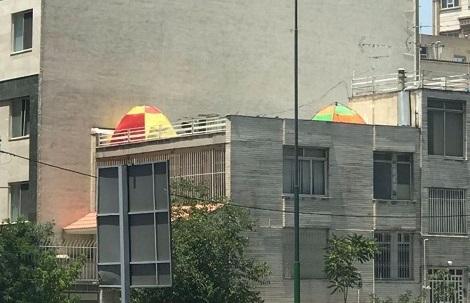 تصویر دردناک از پشت بام خوابی در تهران+عکس