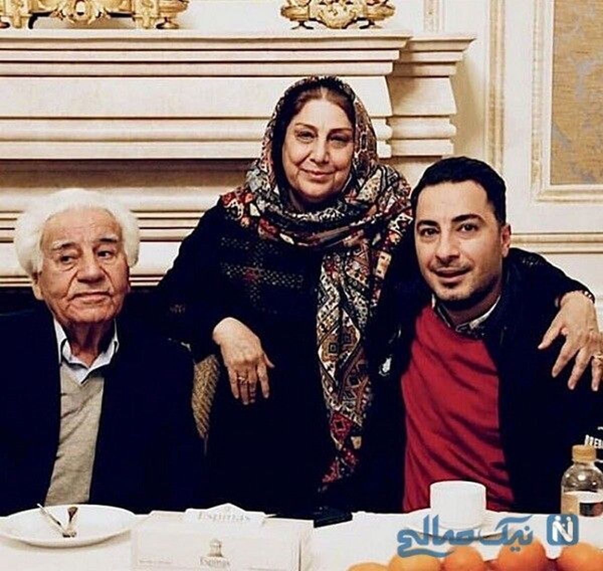 نوید محمدزاده در کنار پدر و مادرش+عکس