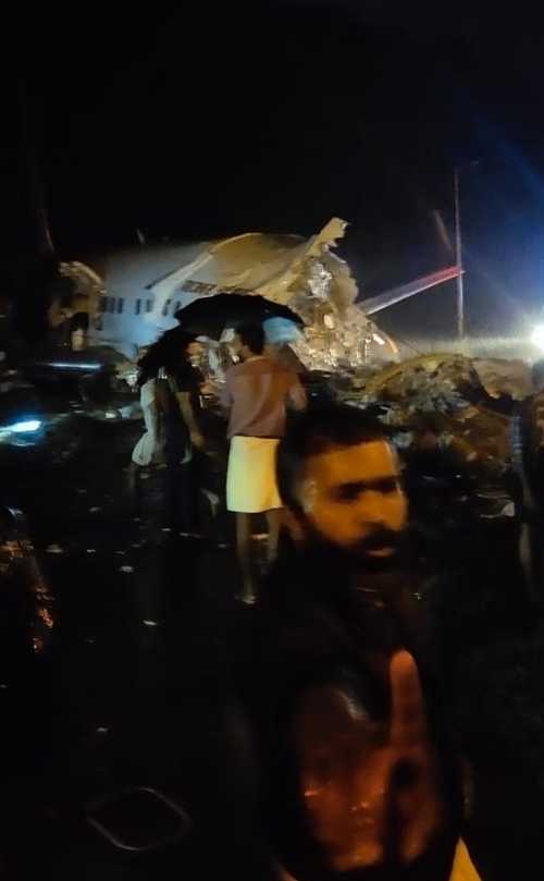تصویر دردناک از سقوط هواپیمای مسافربری+عکس