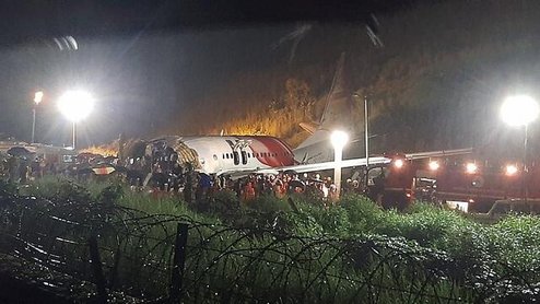 هواپیمای مسافربری هند دو تکه شد+عکس