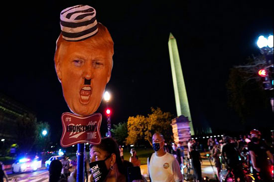 تظاهرات گسترده علیه ترامپ مقابل کاخ سفید +عکس