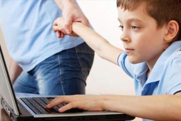 ضرورت نظارت والدین بر فعالیت سایبری فرزندان در سال تحصیلی جدید