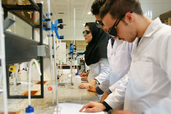 نتایج آزمون های ارزشیابی و ارتقای دانش آموختگان داروسازی اعلام شد نتایج آزمون های ارزشیابی و ارتقای دانش آموختگان داروسازی اعلام شد