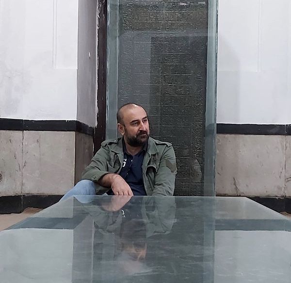 حال غریب بازیگر پایتخت در یک آرامگاه + عکس